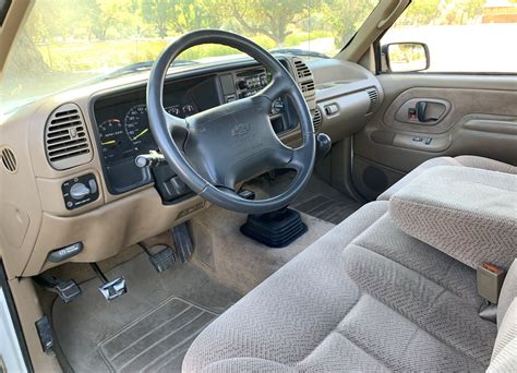 1995-chevy-silverado-interior - The Fast Lane Truck