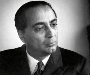 Homi Bhabha Biography - Childhood, Life Achievements & Timeline