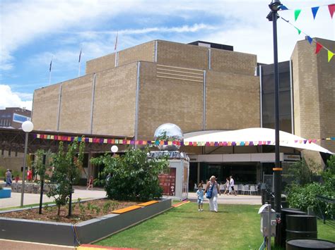 File:Perth Art Gallery During Perth Arts Festival 2011.jpg - Wikimedia ...