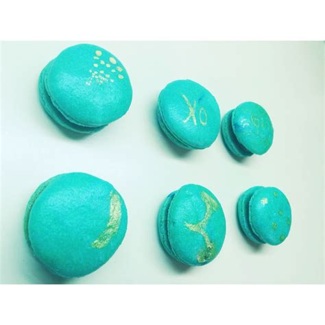 Teal macarons | Teal macarons, Macarons, Dessert cupcakes