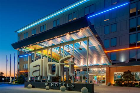 Hotels near Crystal Bridges Museum | Aloft Rogers-Bentonville