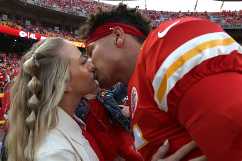 Patrick Mahomes and Brittany Mahomes: 5 Things to Know About the NFL’s New Power Couple | Glamour