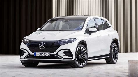 2023 Mercedes-Benz EQS SUV First Look: Three-Row EV Luxury