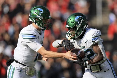 Tulane knocks off Cincinnati 27-24, will host AAC championship game ...