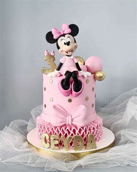 Gold & Pink Minnie Mouse Cake - Between The Pages Blog