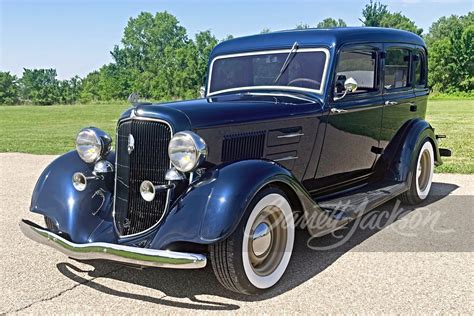 1934 PLYMOUTH CUSTOM SEDAN "THE GAMBLER" - Front 3/4 - 258993