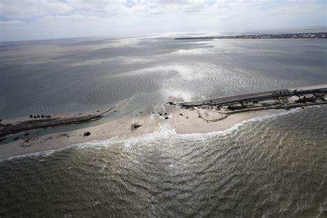 Hurricane Ian damage photos: Haunting aerial images show storm aftermath in Fort Myers, Sanibel ...