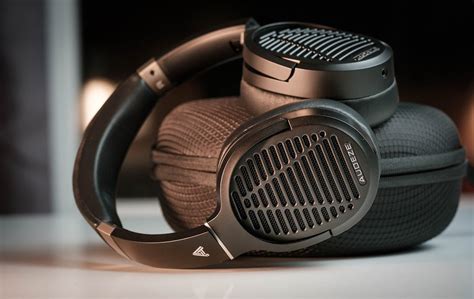 Audeze LCD-1 Review - A lightweight, portable, planar – Headphones.com