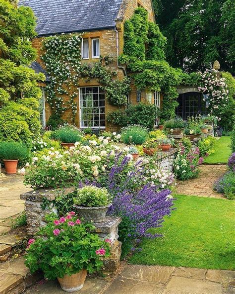 31 Inspiring French Country Garden Decor Ideas | English cottage garden, Cottage garden design ...