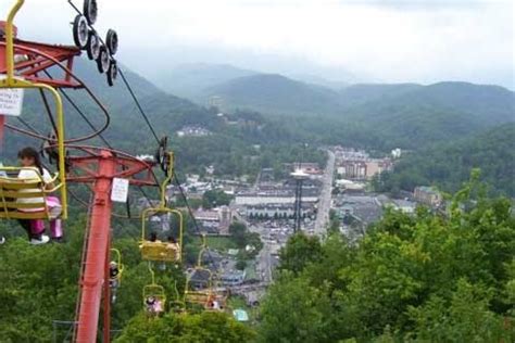 Gatlinburg Sky Lift - Water Park Hotel Pigeon Forge