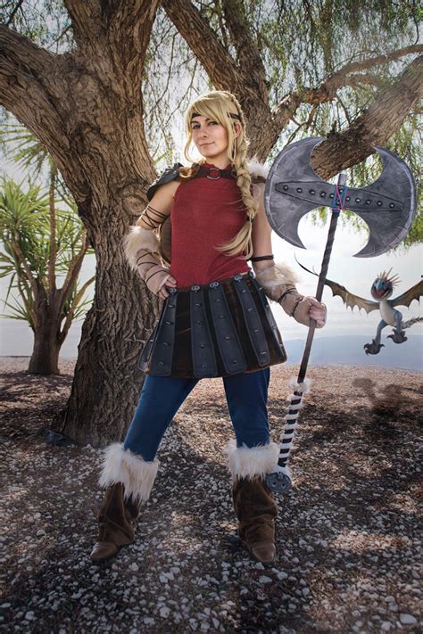 Astrid Hofferson Cosplay | Alice in Cosplayland