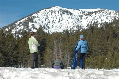 Tahoe Meadows Snow Play Area - Snowshoeing, Sledding