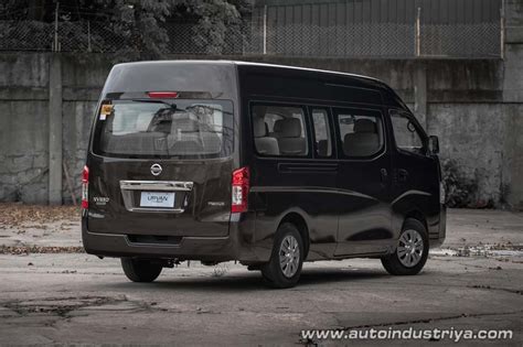 2017 Nissan Urvan Premium - Car Reviews