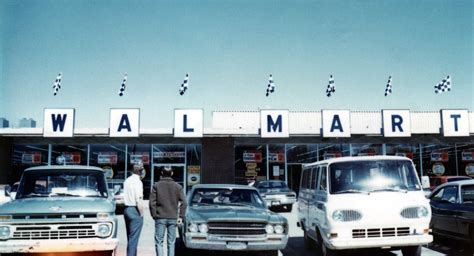 First Walmart: What Walmart Looked Like When It First Opened In 1962