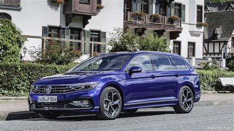 2020 Volkswagen Passat Variant R-Line (EU-Spec) - Front Three-Quarter | Caricos