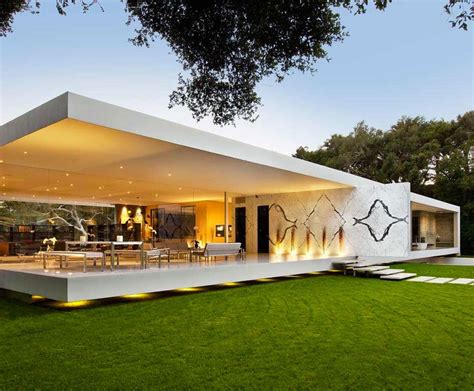 The Glass Pavilion, an ultramodern house by Steve Hermann Modern Minimalist House, Modern House ...