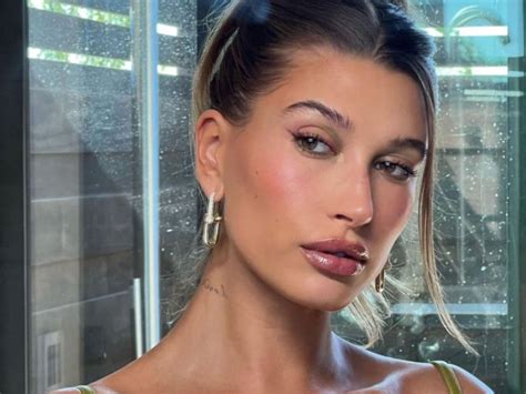 How to Nail Hailey Bieber's 'Brownie Glazed' Lips - NewBeauty