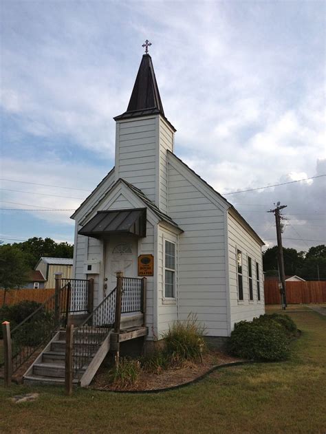 Very tiny church, Hwy 6, Texas Abandoned Churches, Old Churches, Beautiful Buildings, Beautiful ...