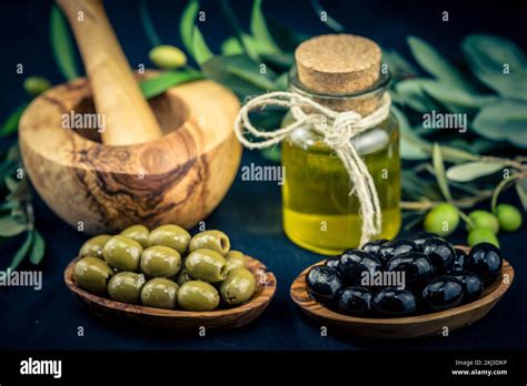 cold pressed extra virgin olive oil Stock Photo - Alamy