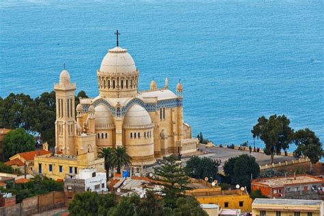 Basilique Notre-Dame d'Afrique (Alger, 1872) | Structurae