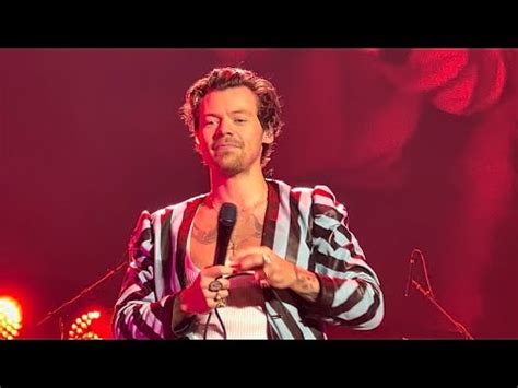 Harry Styles - Love Of My Life (Live in Tokyo, Japan) - YouTube