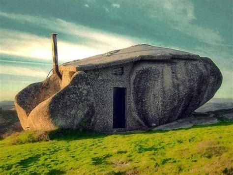 The Casa do Penedo: A Portuguese Flintstones House | Ancient Origins