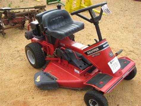 SNAPPER SR1030 30" RIDING MOWER - J.M. Wood Auction Company, Inc.