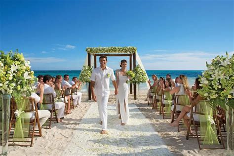 How to Get a FREE Destination Wedding in Mexico! (2024/25)