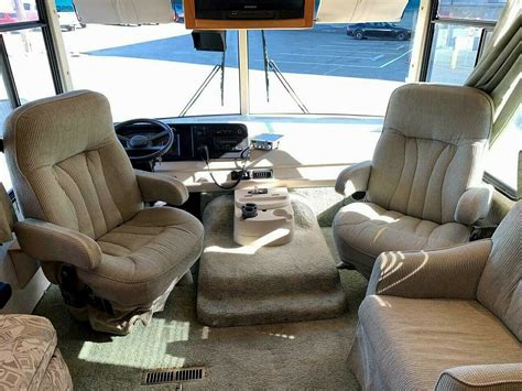 2004 Winnebago Sightseer 30B - True RV True RV