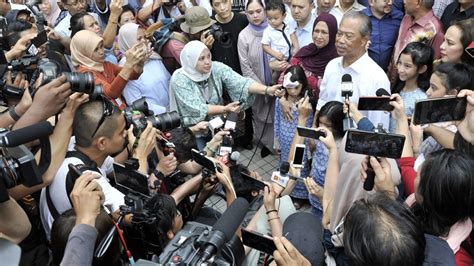 Malaysia Pm Muhyiddin Yassin Quarantines As Minister Tests Positive For ...