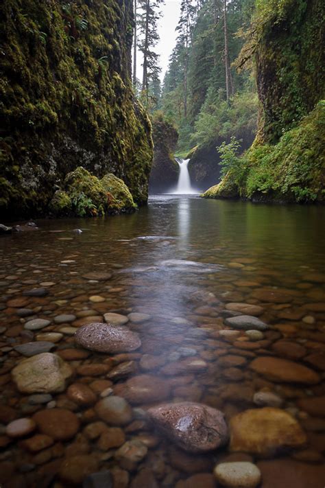 Punch Bowl Falls, Oregon, United States - World Waterfall Database