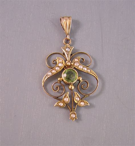 VICTORIAN 9ct yellow gold and peridot lavaliere - $258.00 - Morning Glory Jewelry & Antiques