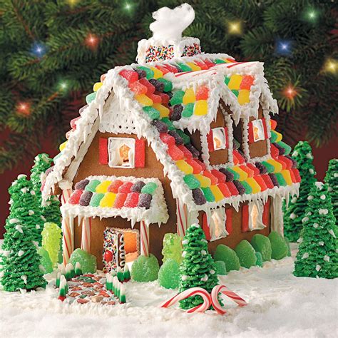 39+ Gingerbread House Decoration Ideas & Photos 2020