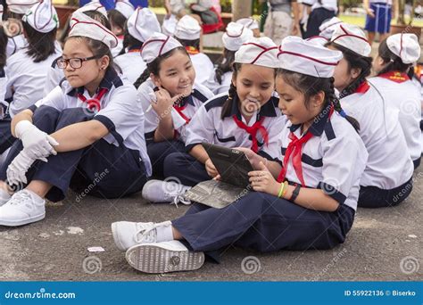 Vietnamese Children In School