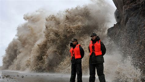 Typhoon slams into China