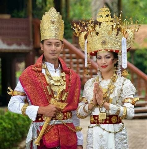 Perhiasan Tradisional Lampung | Radio Suara Wajar 96.8 FM