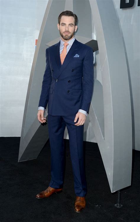 Chris Pine Wears Ralph Lauren for 'Star Trek' LA Premiere | Blue suit ...