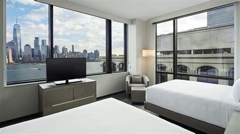 Spacious Jersey City Hotel Suites near NYC | Hyatt House Jersey City