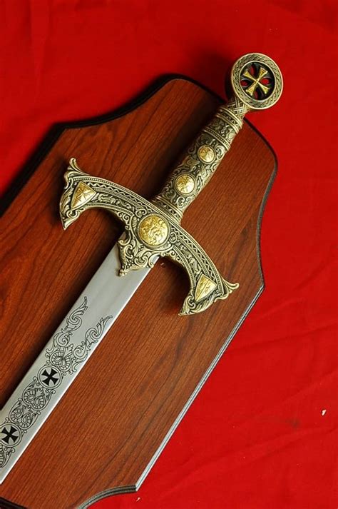 Amazon.com : 47" New Medieval Two Hand Knights Templar Crusader Sword w/Plaq : Martial Arts ...