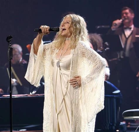 Barbra Streisand in Concert New York 2019 | Barbra streisand, Barbra ...