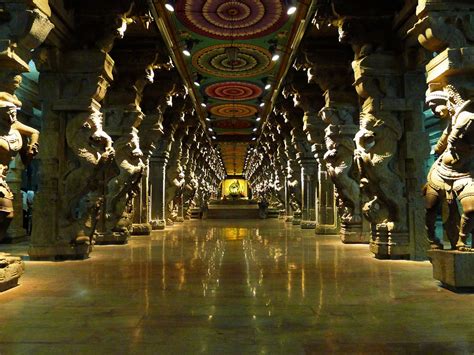 Meenakshi Amman Temple in Madurai, Tamil Nadu, India. | Temple pictures ...