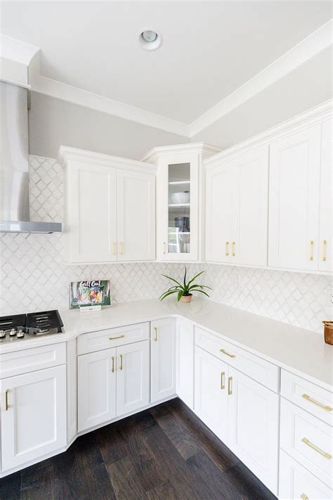 What's the Best White Paint for Your Trendsetting 2024 Cabinets? | HOME CABINET EXPERT