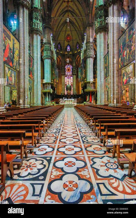 Interior Of Milan Cathedral Stock Photos & Interior Of Milan Cathedral Stock Images - Alamy