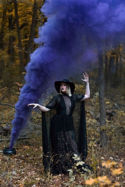 Witchy Woman | Halloween photoshoot, Halloween photography, Witch photos