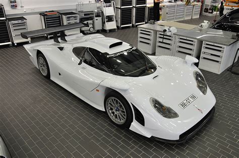 1998 Porsche 911 GT1 ’98 Straßenversion | Porsche | SuperCars.net