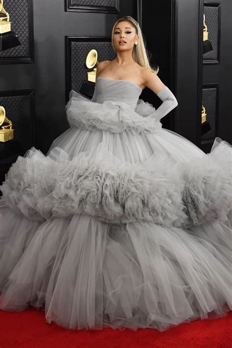 Did You Catch Ariana Grande's 3 Outfit Changes During the Grammys ...