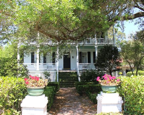 Take a Walk Through the Beaufort Historic District - South Carolina ...