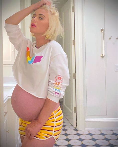 Katy Perry First Child Maternity, Pregnancy Style: Pics