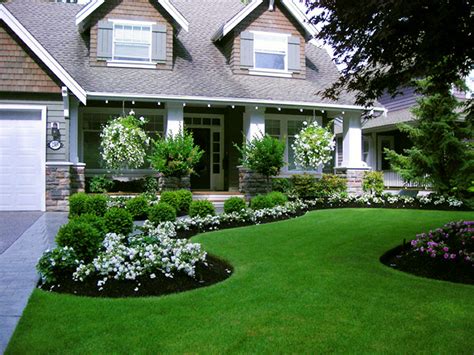 6 Tips for Using Black Mulch in Landscaping - homeyou