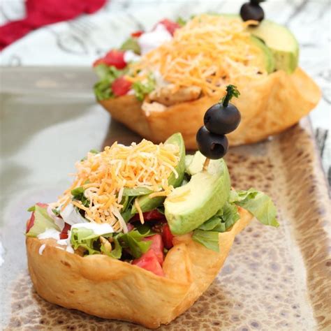 HOW TO MAKE RESTAURANT STYLE FRIED TORTILLA BOWLS | Taco salads ...